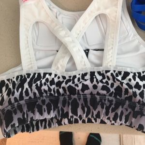 Size 4 like brand new CHESTEE